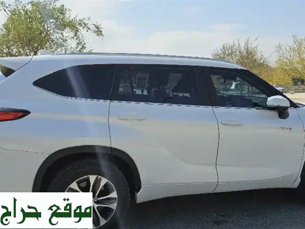 استمتع برحلة فاخرة مع هايلاندر VIP 2023 - إيجار يومي...