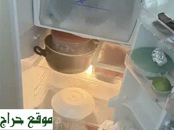 ثلاجة شارب (Sharp) بحالة ممتازة - سعر لا يقاوم!