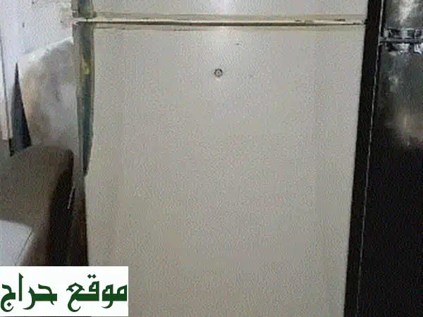 ثلاجة شارب (Sharp) بحالة ممتازة - سعر لا يقاوم!
