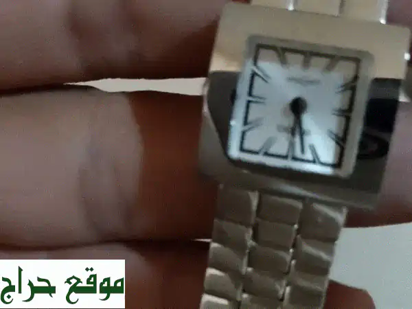ساعة رادو سويسري اورجينال ضد المياه لسه ما تفكتش عاوزه حجر بس
