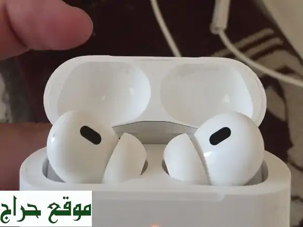 سماعة AirPods Pro 2 جديدة للبيع - استخدام شهرين فقط! 500 درهم
