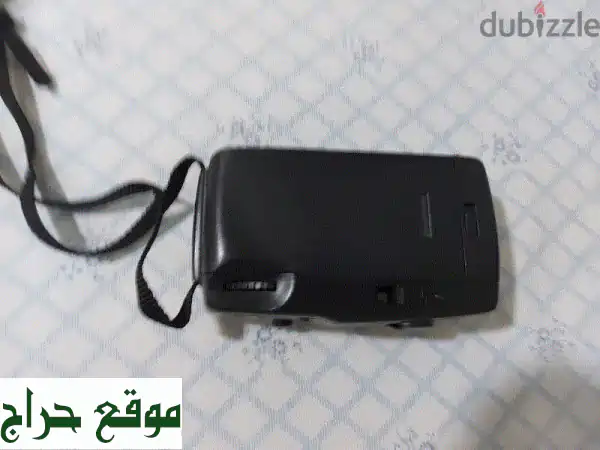 كاميرا فيلم كلاسيكية بحالة ممتازة - استمتع بسحر التصوير القديم!