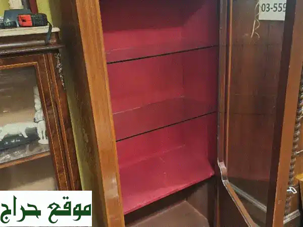 عرض خاص! خزانة عرض إيطالية من خشب الماسيف - قطعة فنية تُضفي رونقًا على منزلك