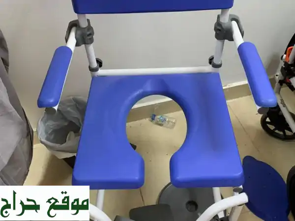 كرسي فاخر بحالة ممتازة للبيع في أبوظبي - 10 درهم فقط!
