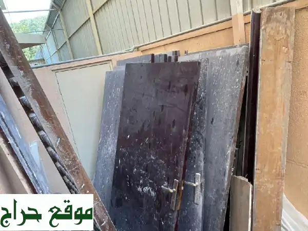 أبواب خشبية قديمة للبيع - فرصة ذهبية في حي...