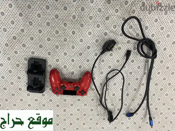 PlayStation 4 بحالة ممتازة - كامل مع إكسسواراته! عرض لا يُفوّت