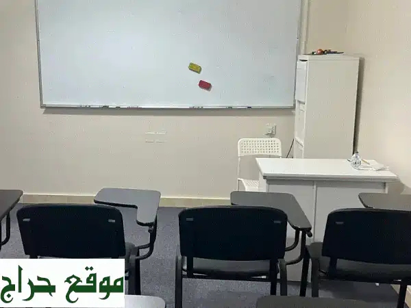 فرصة ذهبية! أثاث معهد تعليمي كامل التجهيز للبيع - جاهز للاستخدام!