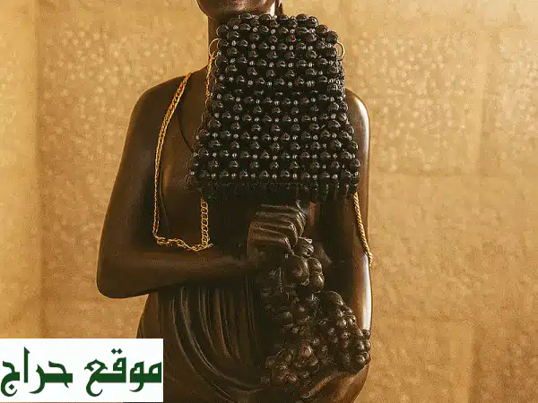 آخر حقيبة واحدة! حقيبة يد سوداء فاخرة مرصعة بالخرز الذهبي - فرصة لن تتكرر!