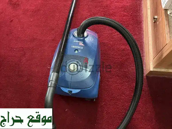 مكنسة كهربائية 1800 وات - بحالة ممتازة! (صنع في فيتنام)