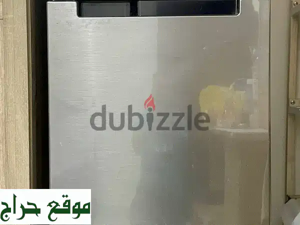 ثلاجة سامسونج بحالة ممتازة - استخدام خفيف - سعر مغرٍ!