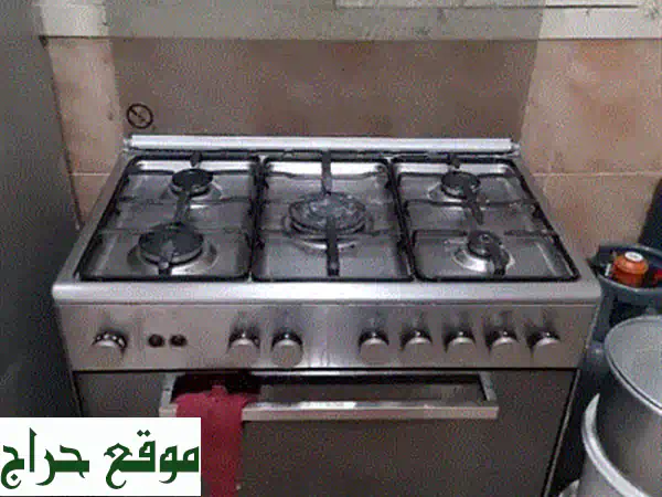 فرن غاز ٥ شعلات - بحالة ممتازة!  وفر وقتك وجهدك في المطبخ