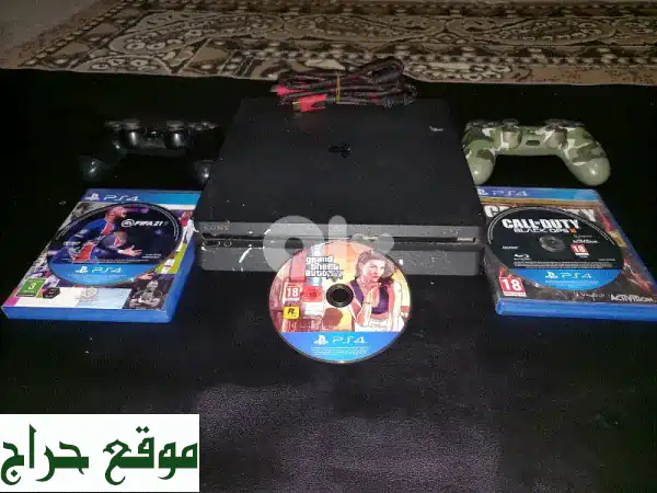 بلايستيشن 4 مستعمل بحالة ممتازة + 2 دراعات + 3 ألعاب (GTA...