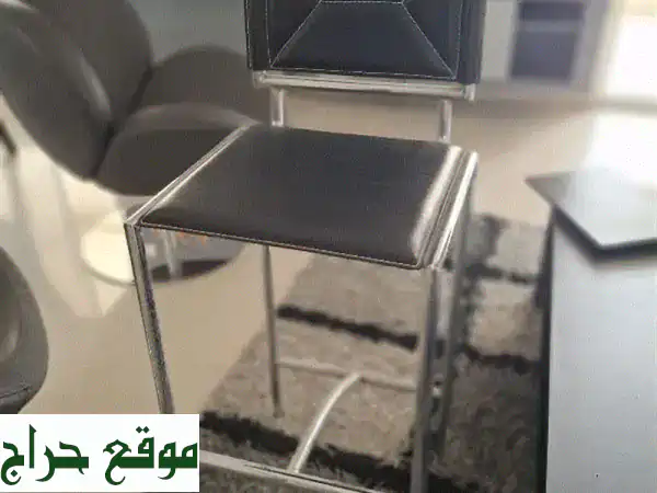 كراسي طعام جلدية فاخرة - أناقة لا تُقاوم لعائلتك!