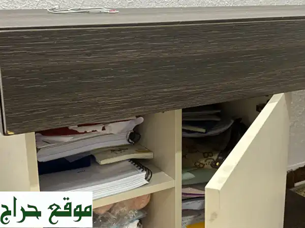 مكتب دراسة فاخر - سعة تخزين هائلة! (140 ريال فقط)