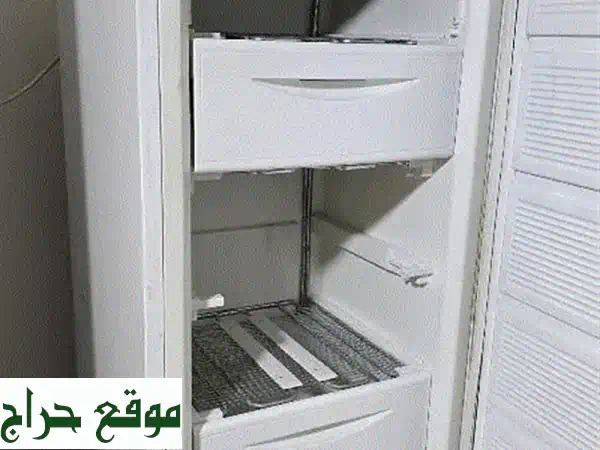 ثلاجة فريزر منزلية مستعملة بحالة ممتازة - سعة...