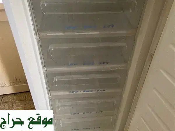 فريزر مستعمل بحالة ممتازة - فرصة لا تُفوّت في...