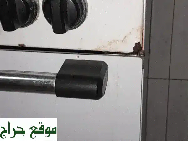 فرن غاز إيطالي فاخر - ٥ عيون + فرن كهربائي - حالة ممتازة!