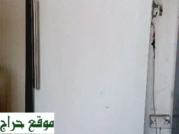 ثلاجة فريزر بحالة ممتازة - تعمل بكفاءة! (فرصة رائعة)