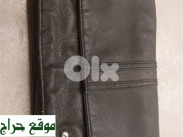 حافظ على جواز سفرك بأناقة مع محفظة دلسي...
