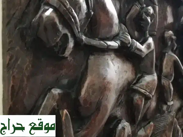 لوحة حائط نيجيرية يدوية الصنع تصور مشهد حرب قبلي - تحفة فنية فريدة