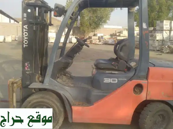 سكين فورك لفت 3 طن موديل 2013 - نظيفة وجاهزة للعمل!