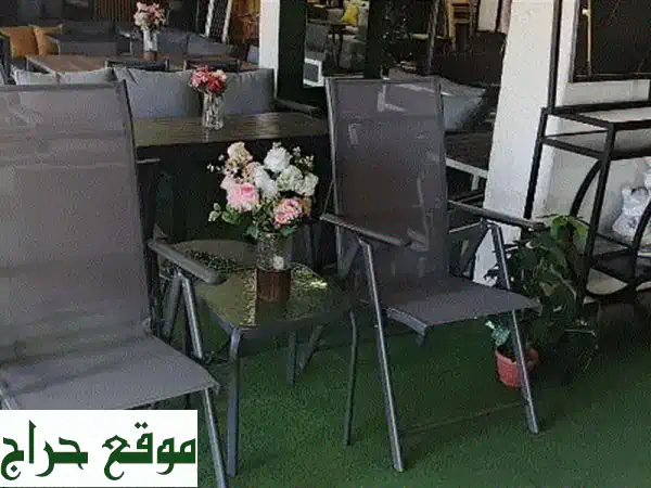 راحة لا تُضاهى: كرسيان متحركان فاخران مع طاولة...