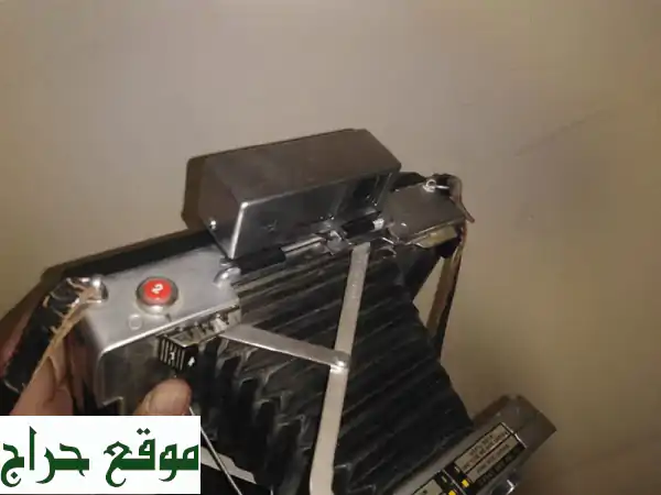 تحفة فنية نادرة! كاميرا ألمانية عتيقة تطبع...