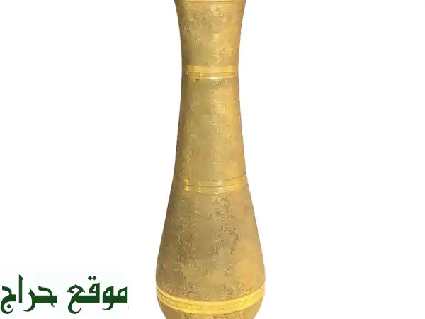 مزهرية نحاسية منقوشة بتصميم أنيق يضفي لمسة...
