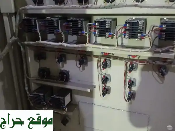 حلول صيانة شاملة: لوحات تحكم كهربائية، خطوط إنتاج بلاستيك، وأكثر!