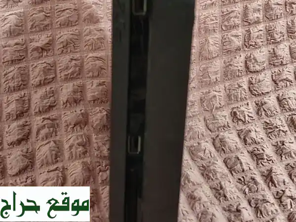فرصة لا تعوض! بلايستيشن 4 نظيف جداً + FIFA 24 الأصلي – جاهز للعب!