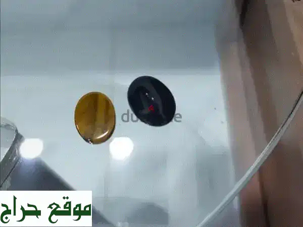 عين النمر وزفير: سحر الأحجار الكريمة في أثاثكِ العتيق