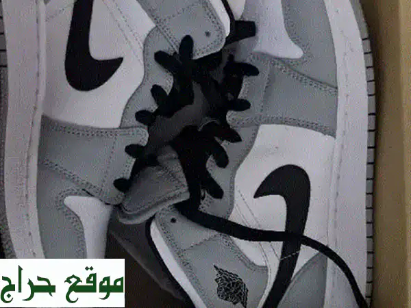 أحذية جوردان 1 ميد رمادية فاتحة - بحالة ممتازة! مقاس 39
