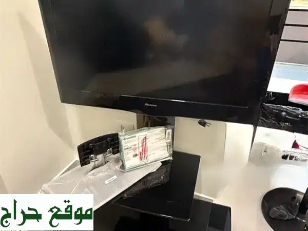  تلفزيون Hisense بحالة ممتازة -  مثل الجديد!  (قاعدتان،...