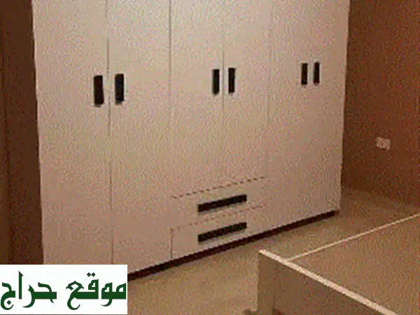 عرض خاص! سرير وخزانة أنيقة بأفضل الأسعار - غرف نوم كاملة