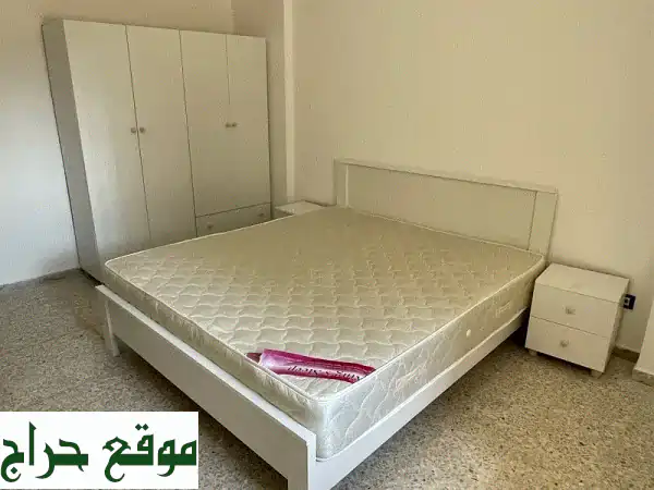 عرض خاص! سرير وخزانة أنيقة بأفضل الأسعار - غرف نوم كاملة