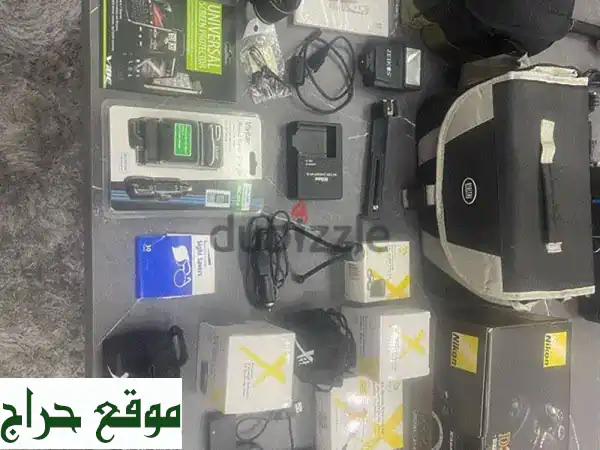 كاميرا نيكون D3200 بحالة ممتازة - كالجديدة! مع...