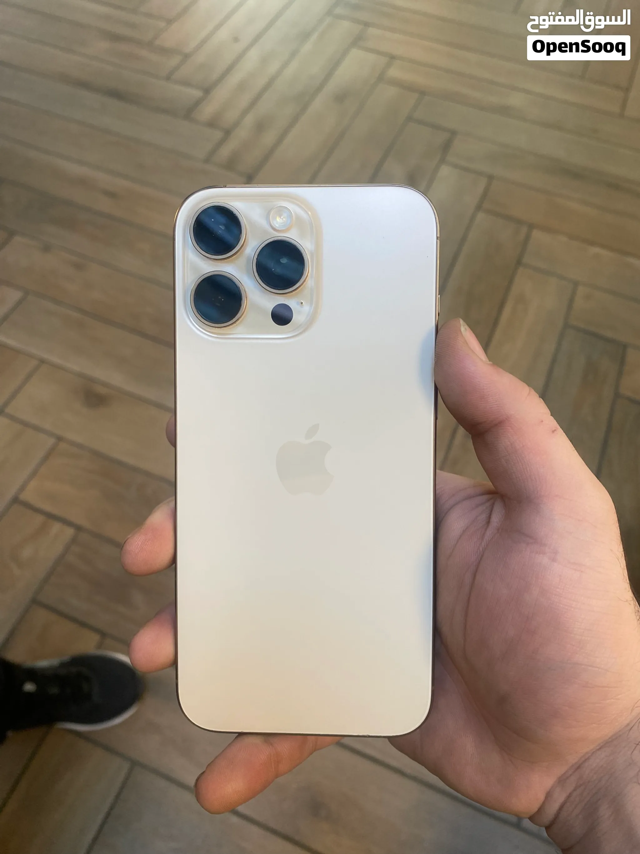 ايفون 16 pro max(Esim)