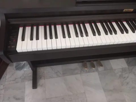 Kawai electric used 1 month like new 4
