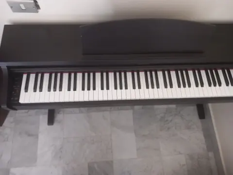Kawai electric used 1 month like new 3