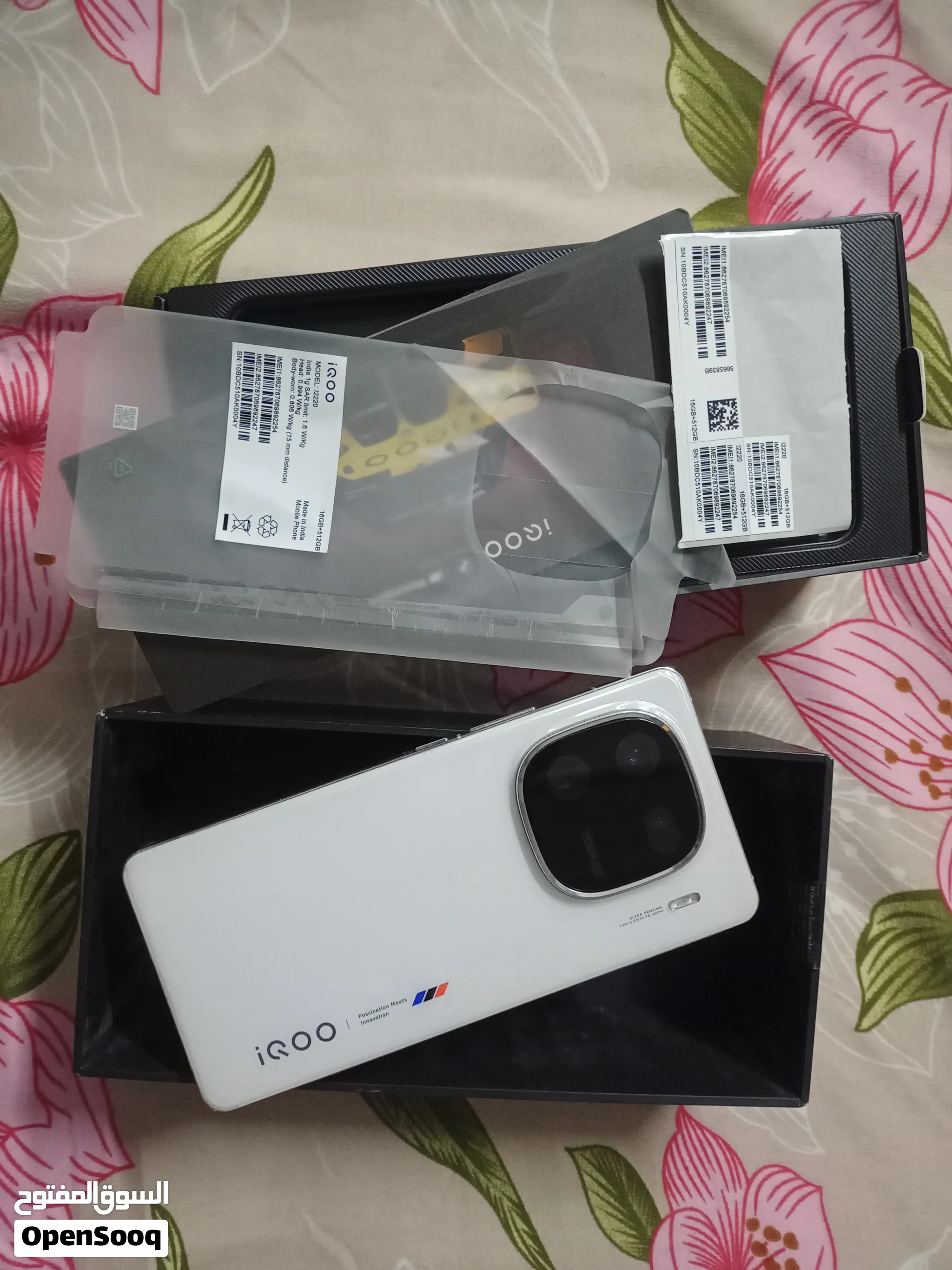 vivo iqoo 12 ,16/512 ,144Hz,6.78-inch LTPO AMOLED,6K VC Vapor Chamber cooling system, Detail below