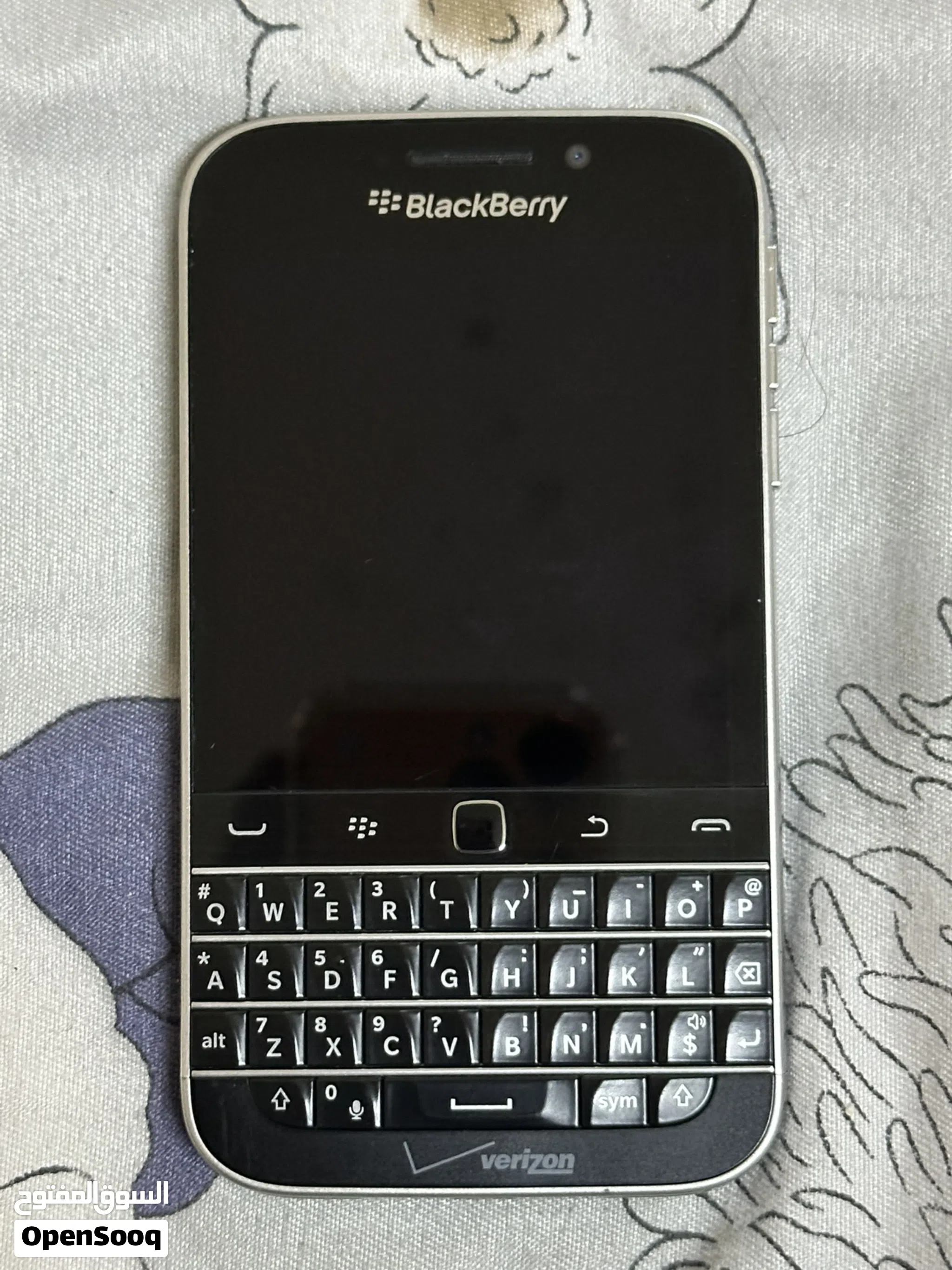 BlackBerry classic Q20 brand new condition