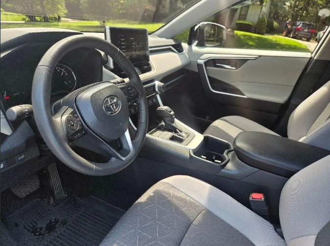 Pre Owned 2025 Toyota RAV4 XLE Full Options 2
