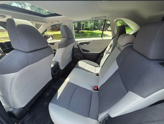 Pre Owned 2025 Toyota RAV4 XLE Full Options 3