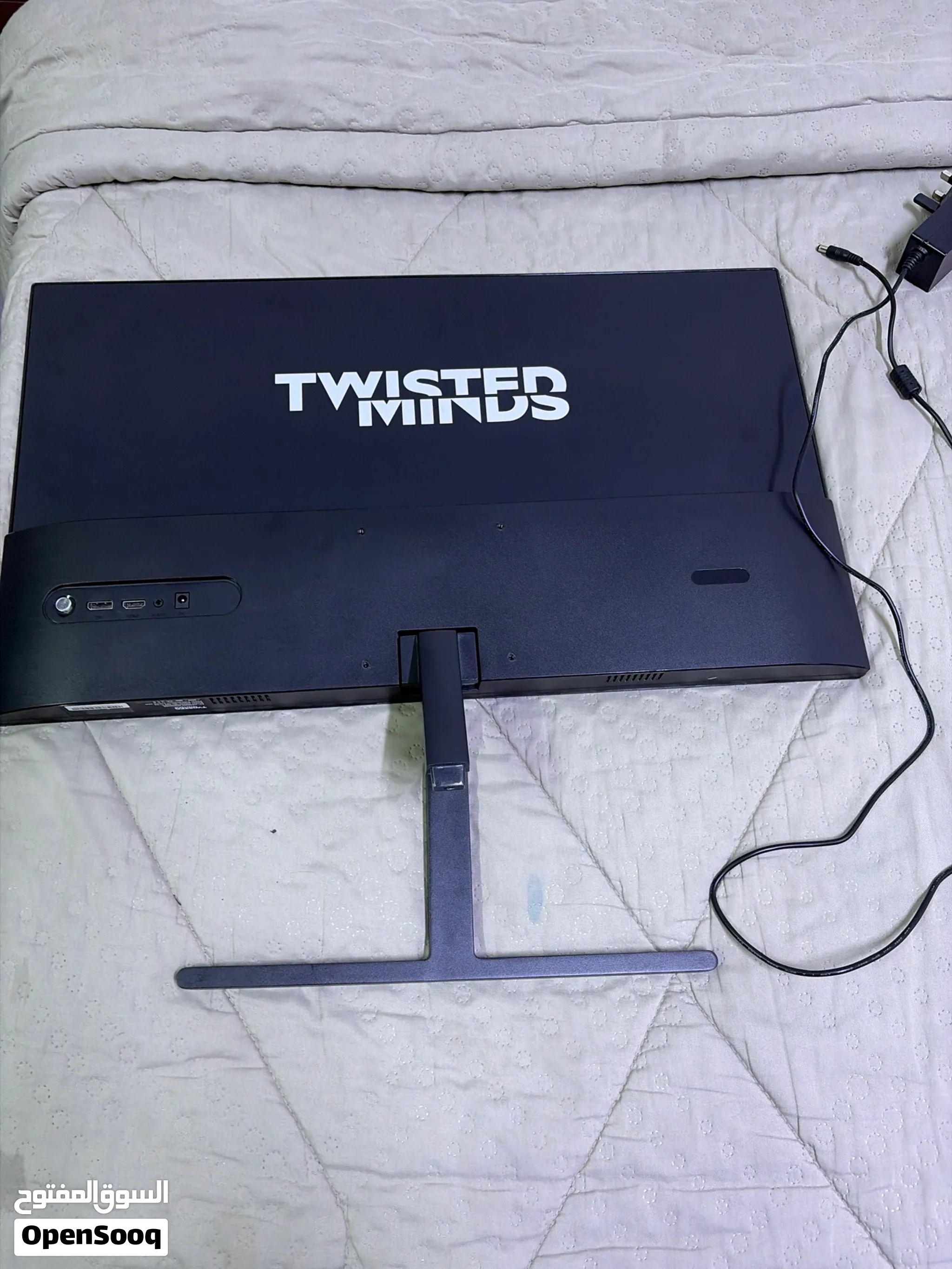 شاشه twisted minds قابل للتفاوض