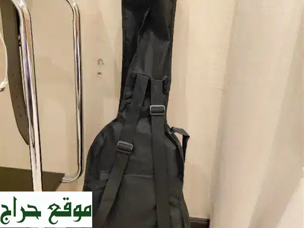 انطلق في عالم الموسيقى! 🎸 جيتار جديد بحالة ممتازة...