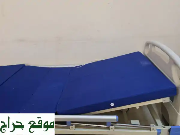 فرصة نادرة: سرير طبي منزلي كالجديد تماماً للبيع - استخدام أيام معدودة فقط (600 ريال ق.ت.)