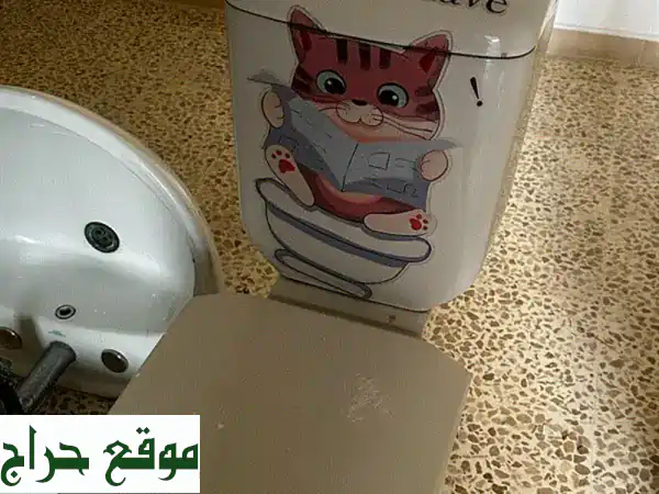 فرصة! مقعد مرحاض بحالة ممتازة | نظافة وتجديد...