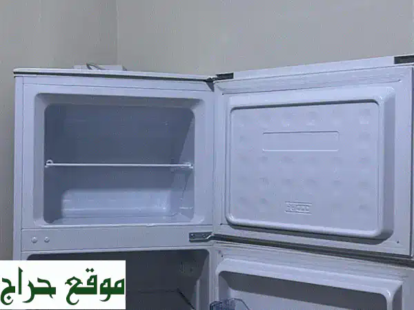 MEDIUM TCL REFRIGERATOR