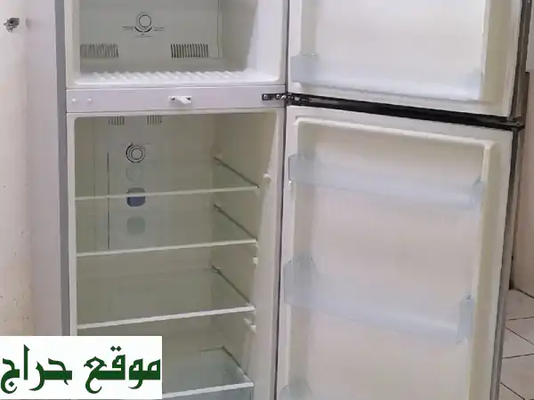 فرصة رائعة: ثلاجة عائلية كبيرة بحالة ممتازة (أصلي 100%) - الطائف 800 ريال