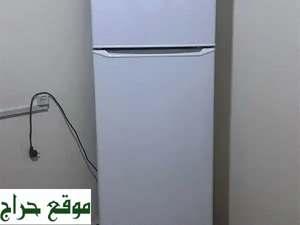 MEDIUM TCL REFRIGERATOR